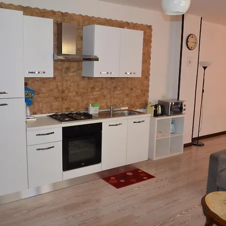 Apartment I Giardini Di Plinio - Elegante E Luminoso.